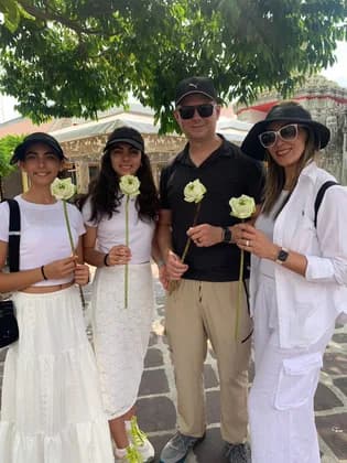 Tour guests at a Thai landmark